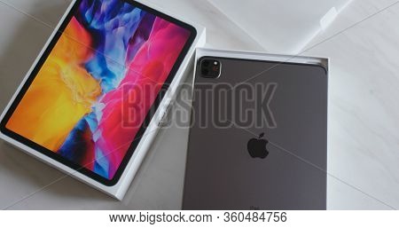 Hong Kong 27 March 2020: Unbox ipadpro