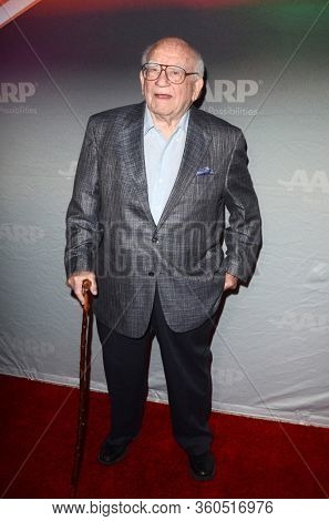 LOS ANGELES - JAN 19:  Ed Asner at the 