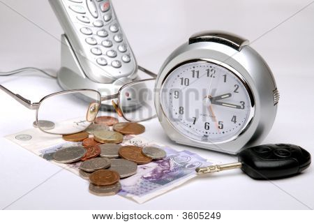 Elementer på et sengebord.