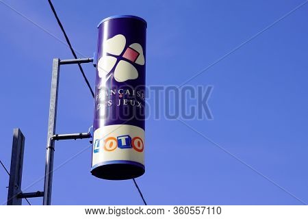 Bordeaux , Aquitaine / France - 10 25 2019 : Logo Sign Shop France National Lottery Operator Store F