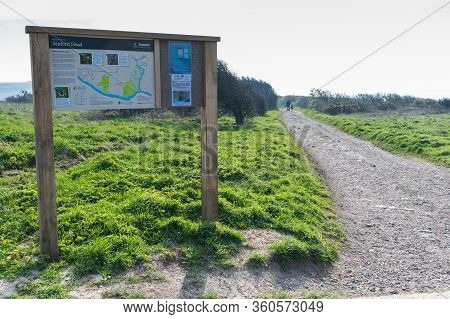Walk To Hope Gap And Cuckmere Haven Beaches With Further Access To Beachy Head Between Seaford And E