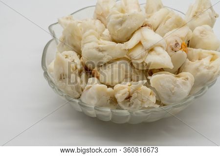 Closed Up Premium Jumbo Lump Of Fresh Blue Crab Meat In Decorative Glass Bowl Isolated On White Back