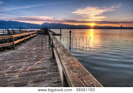 Molo s Sunrise Sunstar