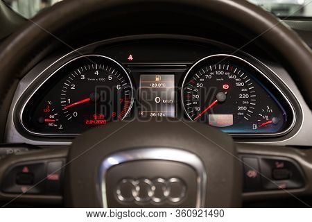 Novosibirsk/ Russia - April 02, 2020: Audi Q7, Round Speedometer, Odometer With A Range Of 162 Thous