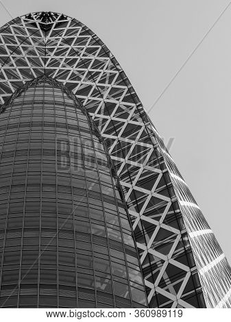 Tokyo, Japan - 17 11 2019: The Front Of The Iconic Mode Gakuen Cocoon In Shinjuku