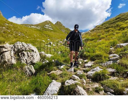 Valle Del Chiarino In Abruzzo, Italy - August 13, 2022: Panoramic View Of The Green Valle Del Chiari