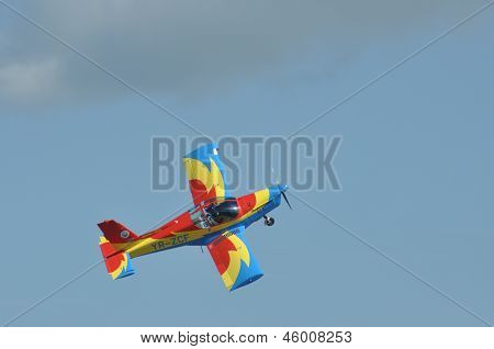 Dodatkowe 300 samoloty lecące podczas air show
