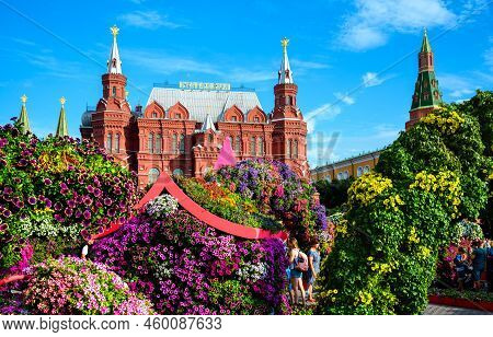 Moscow - Aug 2, 2022: Flowers On Manege Square, Moscow, Russia. Historical Museum And Kremlin In Bac