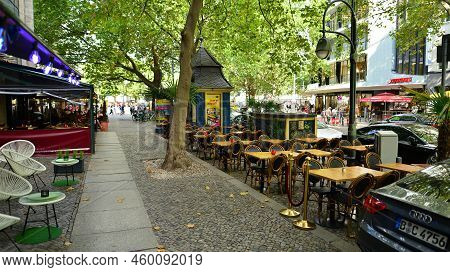 Berlin, Germany. 16 August 2022. A Bustling City, A Street Of A Great Metropolis.the Luxury Shopping