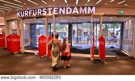 Berlin, Germany. 16 August 2022. View Of The Interior Of The Karstadt Shopping Center