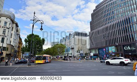 Berlin, Germany. 16 August 2022. A Bustling City, A Street Of A Great Metropolis.the Luxury Shopping