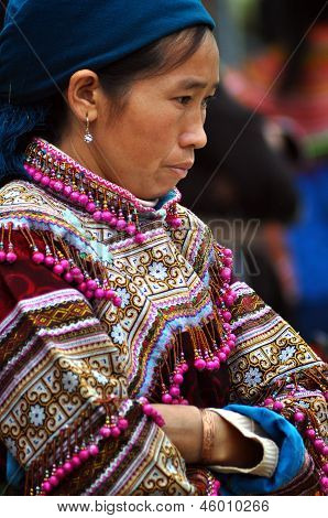 Vietnamských venkovských lidí na místním trhu v Bac Ha, Sa Pa, Vietnam