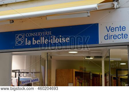 Bordeaux , Aquitaine  France - 08 20 2022 : La Belle Iloise Logo Brand And Text Sign Entrance Of Fre