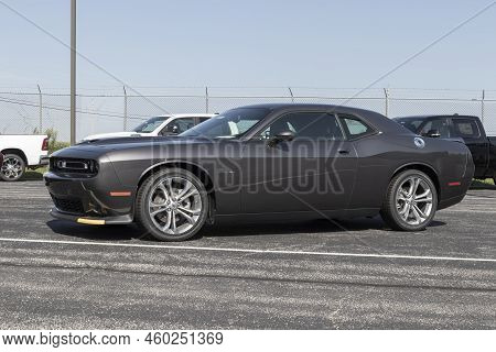 Bunker Hill - Circa August 2022: Dodge Challenger Display. Stellantis Offers The Challenger In Sxt, 