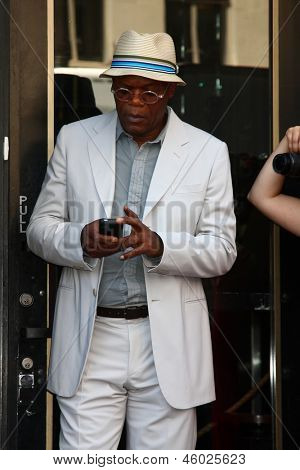 ลอสแองเจลิส - 13 พฤษภาคม: Samuel L. Jackson ที่เดิน Steve Harvey Hollywood พิธีชื่อเสียงดาวที่