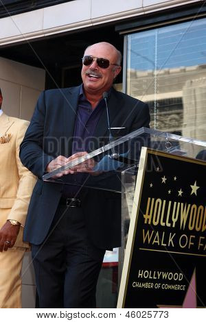 LOS ANGELES - 13 de maio: Dr. Phil McGraw na caminhada de Steve Harvey de Hollywood da Fama cerimônia estrela em t