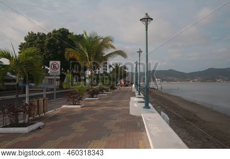 Bahia De Caraquez, Manabi / Ecuador - August 20 2022: People Walking On The Boardwalk Of The City Ne