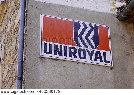 Bordeaux , Aquitaine  France - 08 20 2022 : Uniroyal Sign Logo And Brand Text Manufacturer And Distr