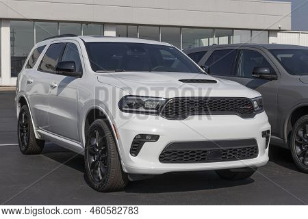Kokomo - Circa August 2022: Dodge Durango Display At A Stellantis Dealership. Dodge Offers The Duran