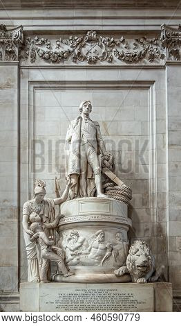 London, England, Uk - July 6, 2022: St. Paul's Cathedral. Horatio Nelson Monument With Statue Of Man