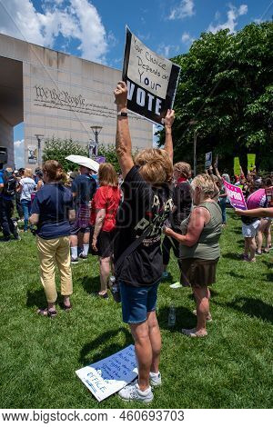 Philadelphia, Pa Usa 06-25-2022 Woman Holds A Feminist Protest Sign At A Pro-choice Reproductive Fre