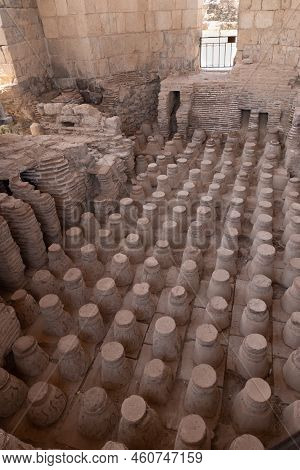 Beit Shean, Israel, August 06, 2022 : Remains Of A Roman Bath In Partially Restored Ruins Of One Of 