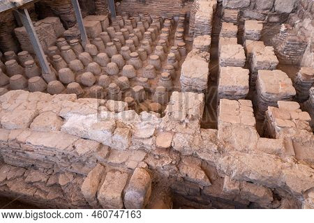 Beit Shean, Israel, August 06, 2022 : Remains Of A Roman Bath In Partially Restored Ruins Of One Of 