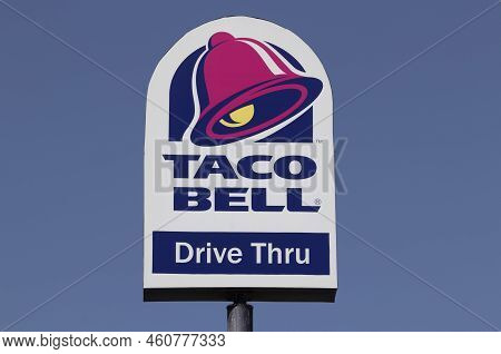Indianapolis - Circa August 2022: Taco Bell Fast Food Restaurant. Taco Bell Serves Mexican-inspired 