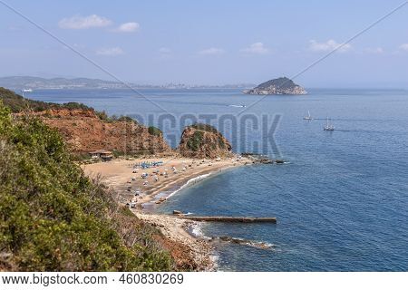 Beach Cala Seregola (spiaggia Cala Seregola) Has Magnificent Sandy Sea Bed Rich In Minerals And Cons