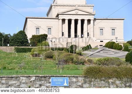 Alexandria Va - Apr 4: George Washington Masonic National Memorial In Washington Dc, As Seen On Apri