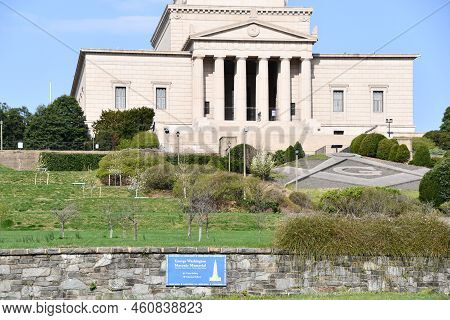 Alexandria Va - Apr 4: George Washington Masonic National Memorial In Washington Dc, As Seen On Apri