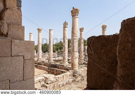 Beit Shean, Israel, August 06, 2022 : Partially Restored Ruins Of One Of The Cities Of The Decapolis