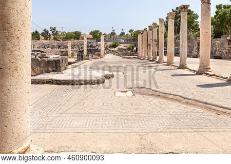 Beit Shean, Israel, August 06, 2022 : Partially Restored Ruins Of One Of The Cities Of The Decapolis