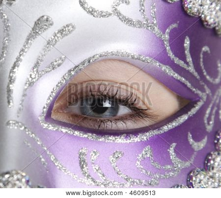 Ragazza In maschera