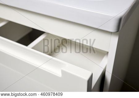 Solution For Placing Kitchen Utensils In Modern Kitchen - Horizontal Sliding Pull Out Plastic Drawer