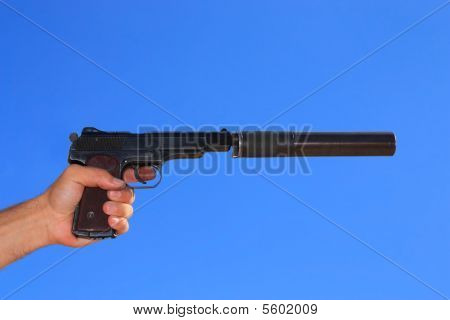 한 손에 자동 권총