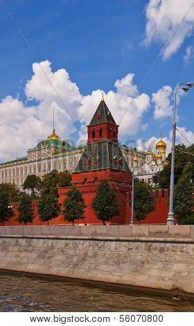 Taynitskaya Tower (1485) Of Moscow Kremlin (unesco Site)