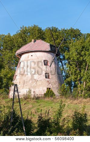 Old Broken Mill