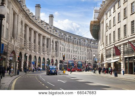LONDON, UK - MAY 14, 2014: Regent street, Piccadilly circus junction