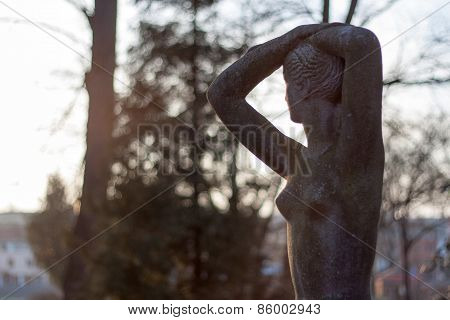 Statue of women