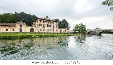 Cassinetta Di Lugagnano (milan)