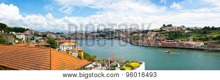 Portol old town skyline on the Douro River