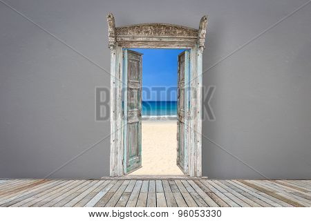 Retro Style Wooden Door In Grey Color Room Opened To The Beach