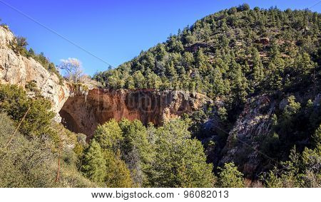Natural bridge in Tonto Bridge State Park in Arizona