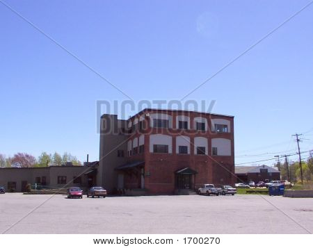 Tuğla iş binanın Otopark