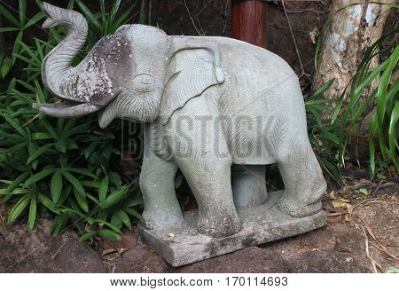 Elephant statue is craftsmanship in Thailand .