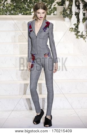 La Perla - Fall Winter 2017 - Show