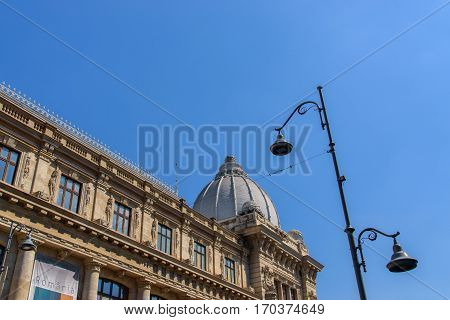The center of Bucharest. Sights. Bank building