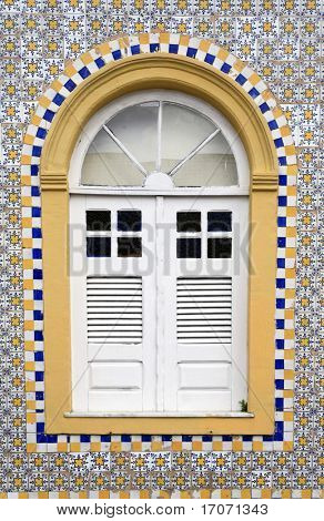 casa finestra del centro storico della città di sao luis del maranhao, in Brasile