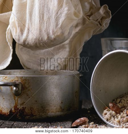 Making Non-dairy Almond Milk
